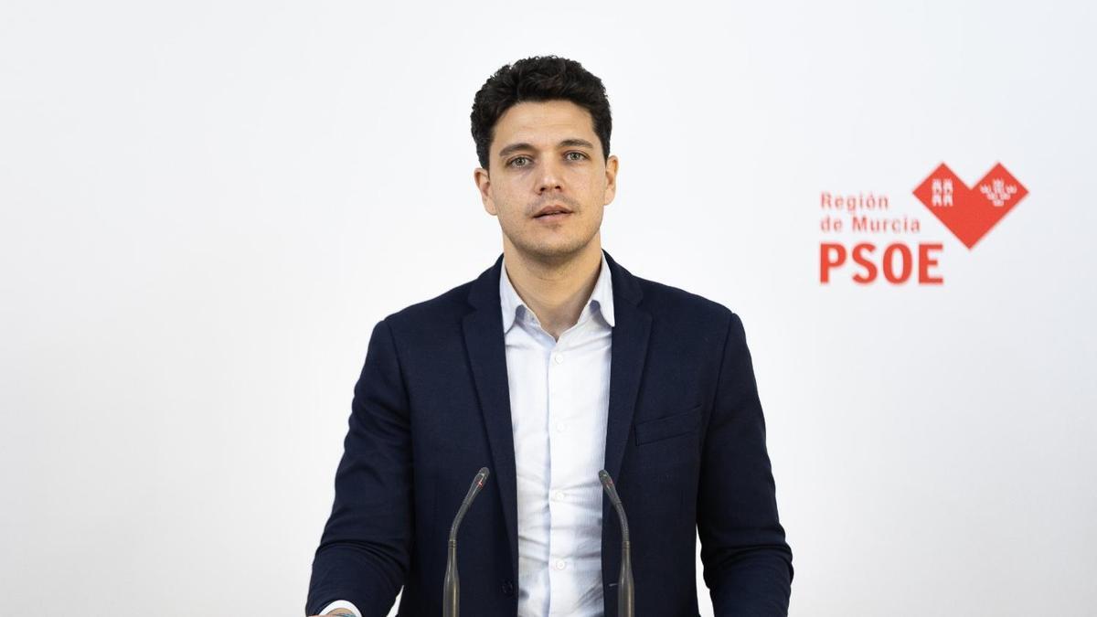 Juan Andrés Torres, del PSRM, en la sede del partido este lunes.