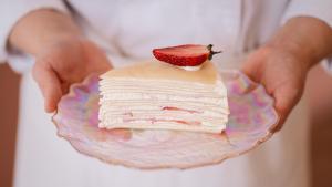 La pastelera Noelia Tomoshige en su tienda Monroebakes, en Madrid.