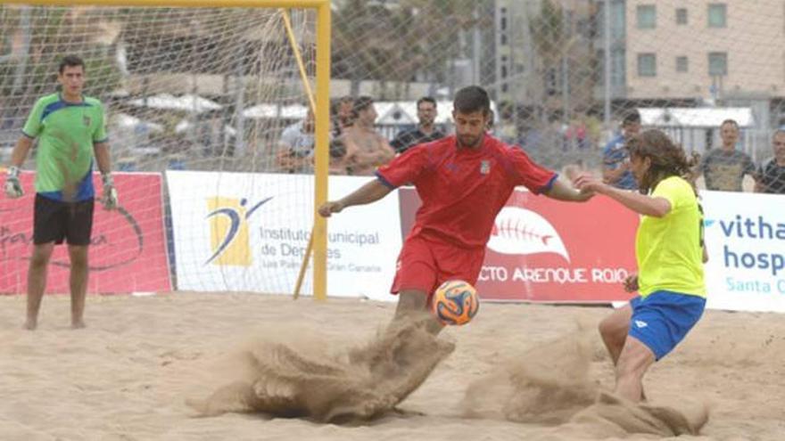 Imagen del archivo del Campeonato de España de Selecciones de Fútbol Playa, celebrado este pasado verano en Las Canteras. | JC Castro