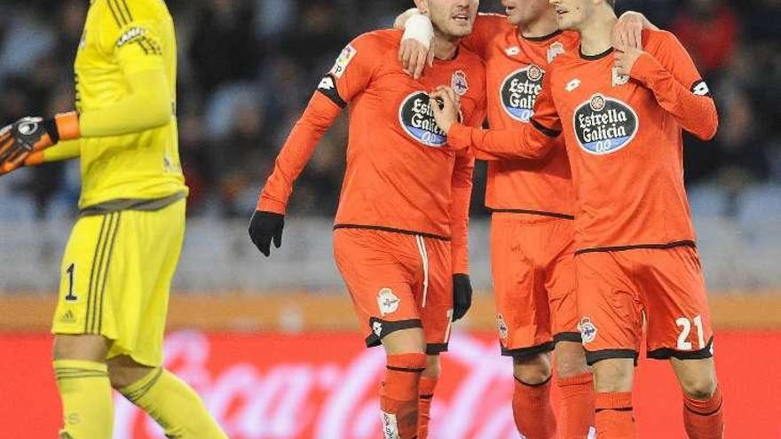 Luis Alberto (dcha.), tras su gol en Anoeta de la pasada temporada.