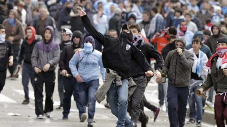 Un grupo de violentos empaña el derbi gallego