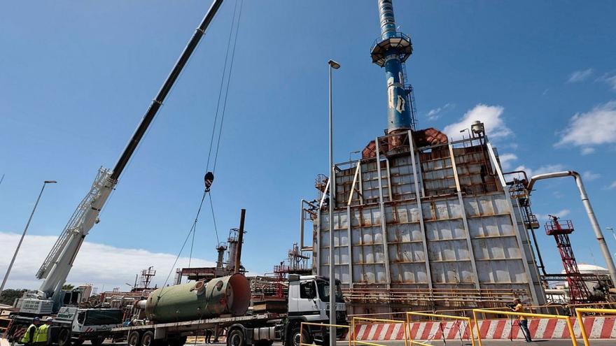 Comienzo de la obra para desmantelar la refinería, el 25 de mayo de 2022. | MARÍA PISACA