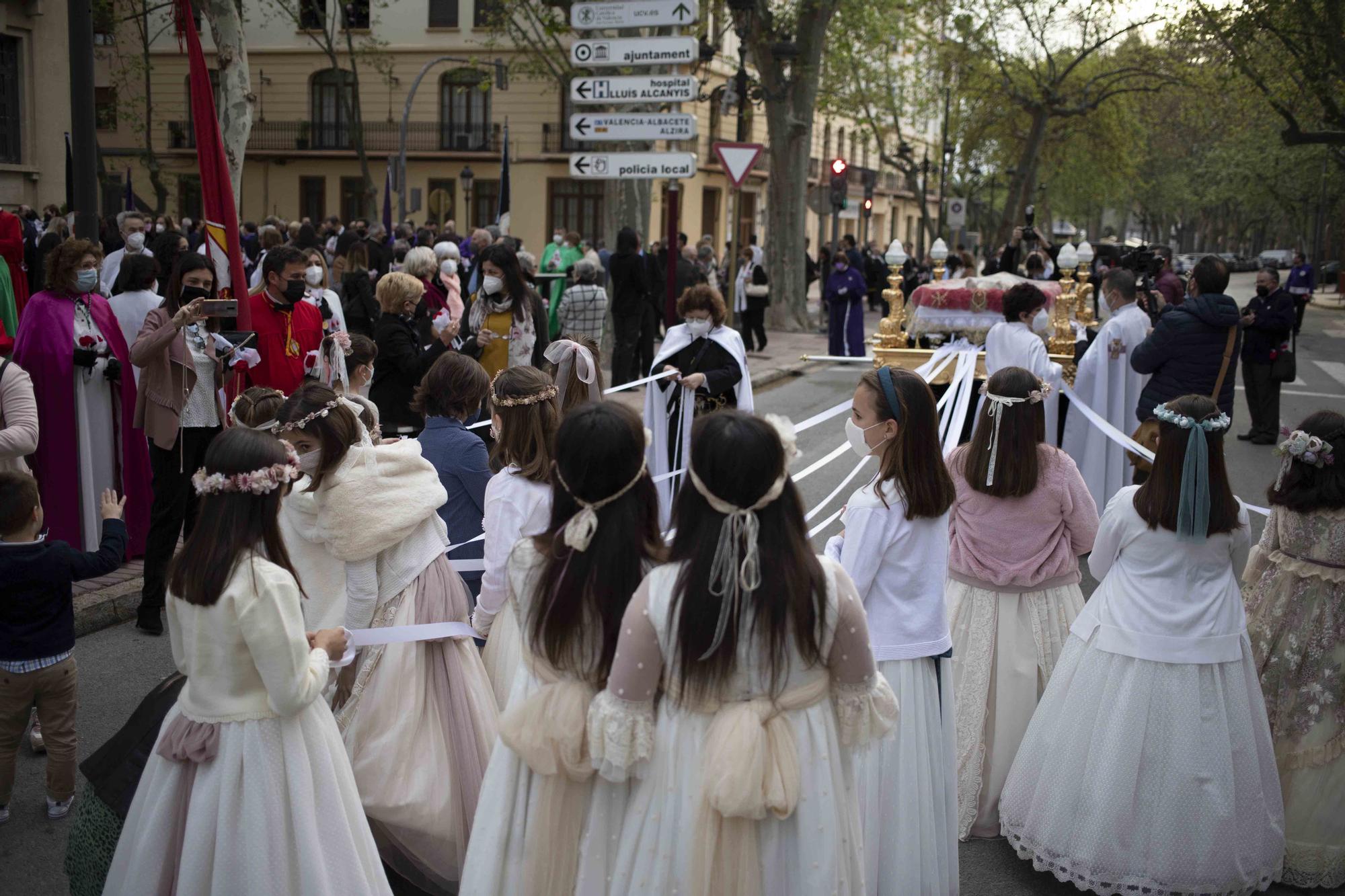 La procesión de "la Camilla" de Xàtiva estrena paso rodado