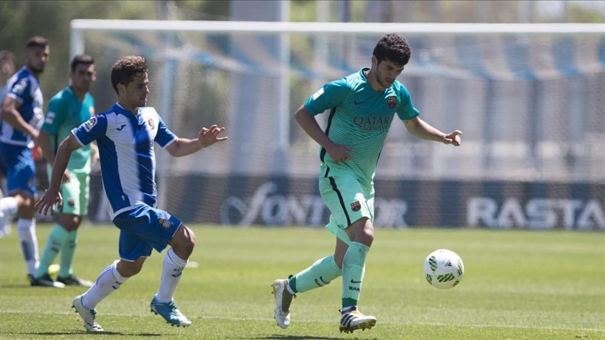 Aleñá fue el jugador más destacado del Barça B en su regreso al filial