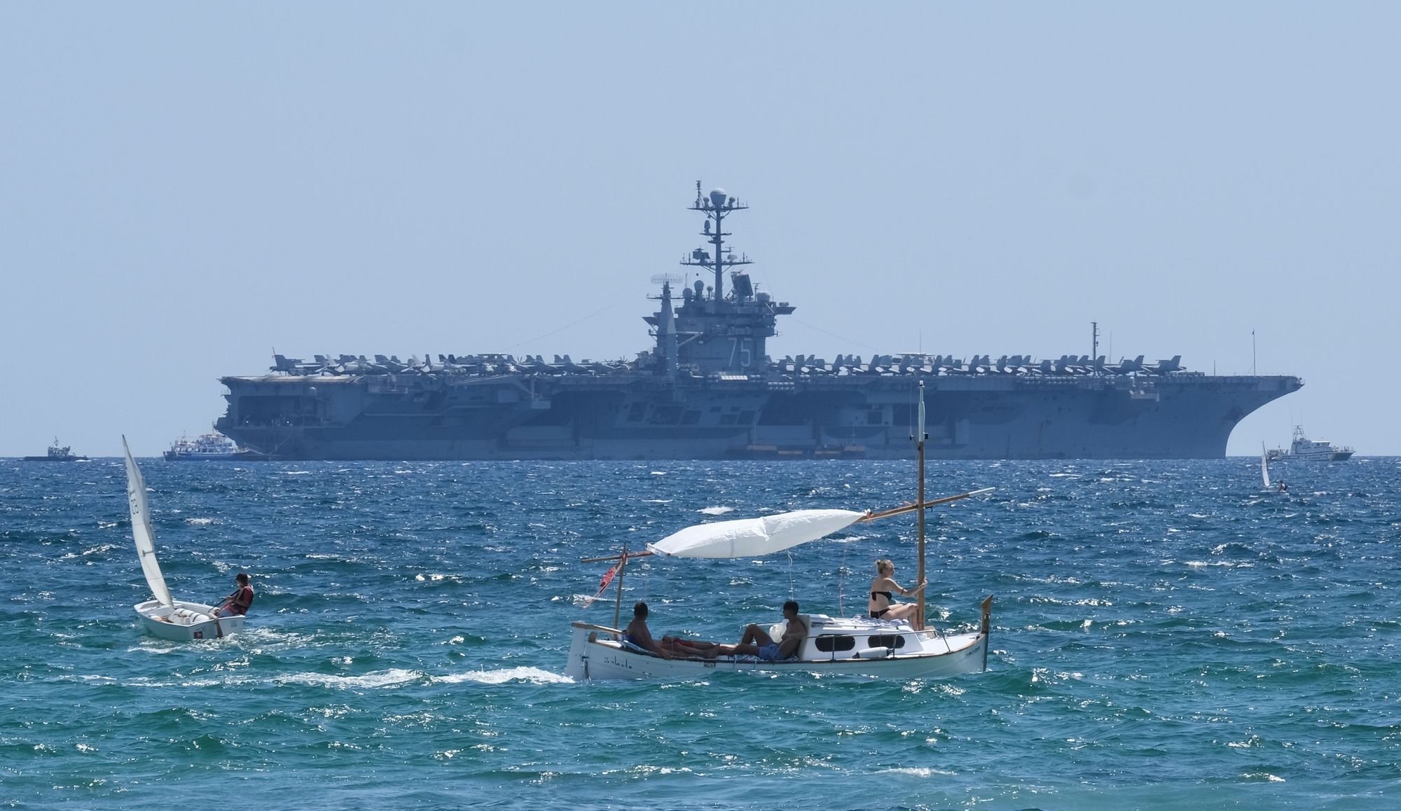 Auf dem Flugzeugträger in der Bucht von Palma de Mallorca