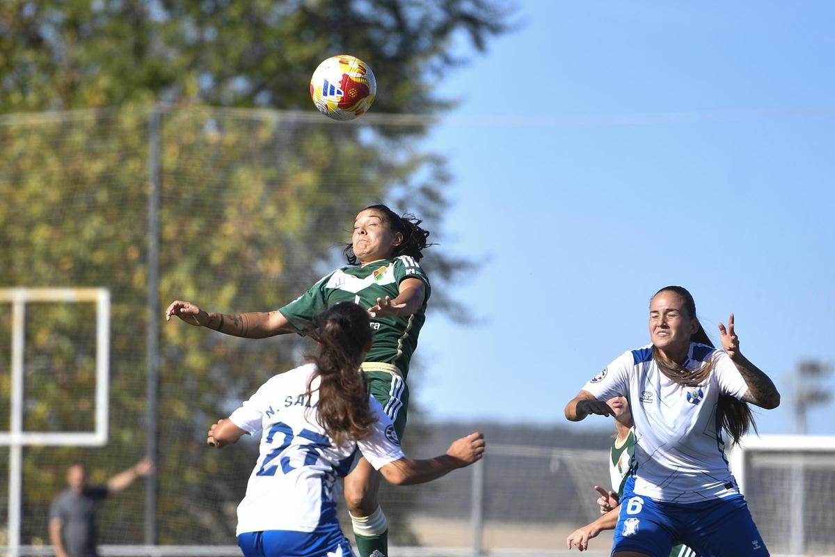 El Cacereño Femenino - Tenerife B, en imágenes
