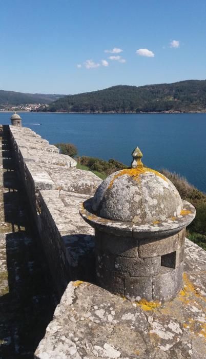 El castillo del Cardenal, a la venta en Corcubión