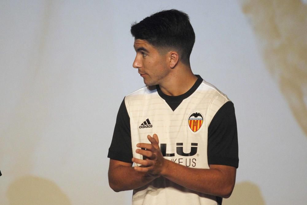 Así son las nuevas camisetas del Valencia CF