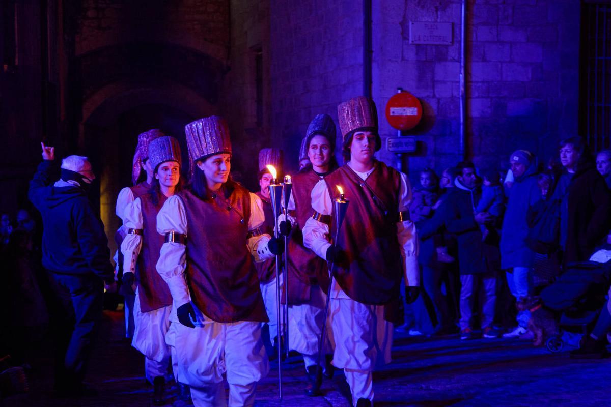 Les fotos de l'encesa de l’Estel d’Orient a la façana de la Catedral de Girona
