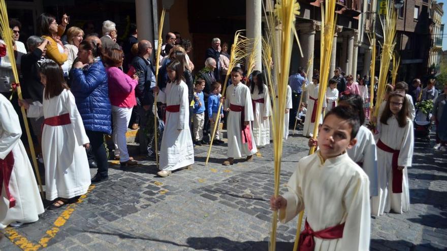 Semana Santa en Benavente: Entre palmas y calores
