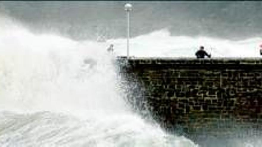 El temporal causa dos heridos en Cantabria