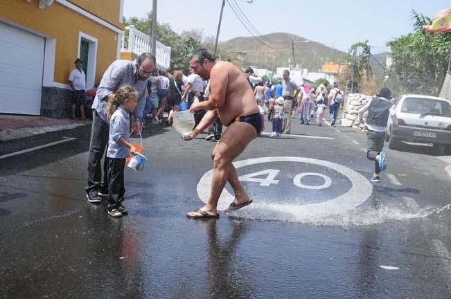 Traida Infantil del Agua de Lomo Magullo 2016