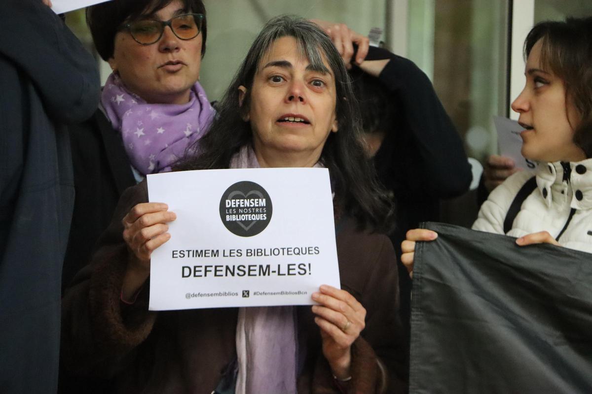 Huelga de las bibliotecas públicas de Barcelona la víspera de Sant Jordi