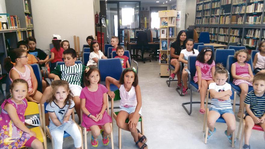 Más de 40 niños participan en Villalpando en una jornada de animación a la lectura