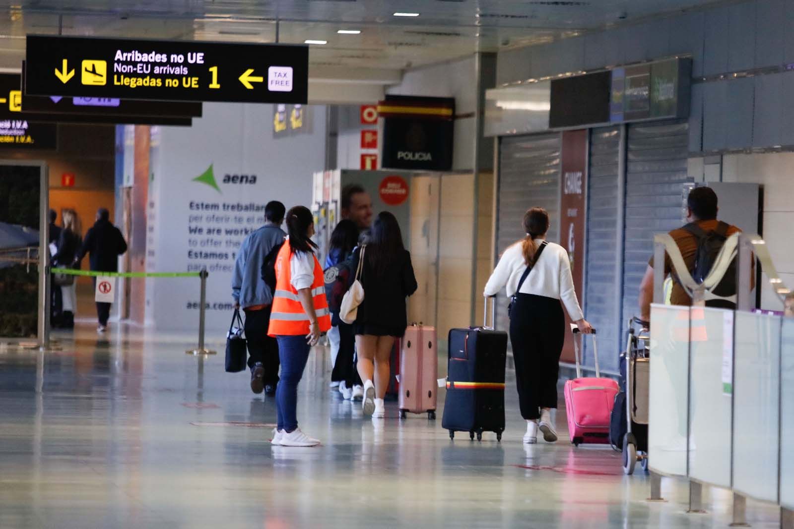 Aeropuerto de Ibiza: «Teníamos mono de viajar»