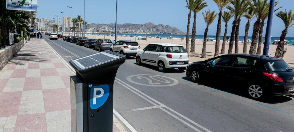 Media docena de calles de Benidorm pasan a ser zona azul por la supresión de plazas
