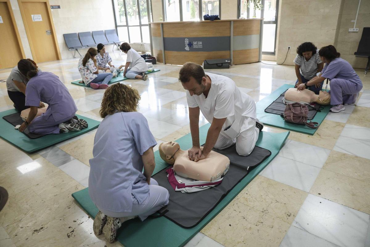 Celebración del Día Mundial del Paro Cardíaco en el Hospital de Sant Joan con un taller de RCP Celebración del Día Mundial del Paro Cardíaco en el Hospital de Sant Joan con un taller de RCP