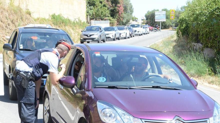 «Tota la nit que vèiem el foc i els bombers a peu per la muntanya» |  