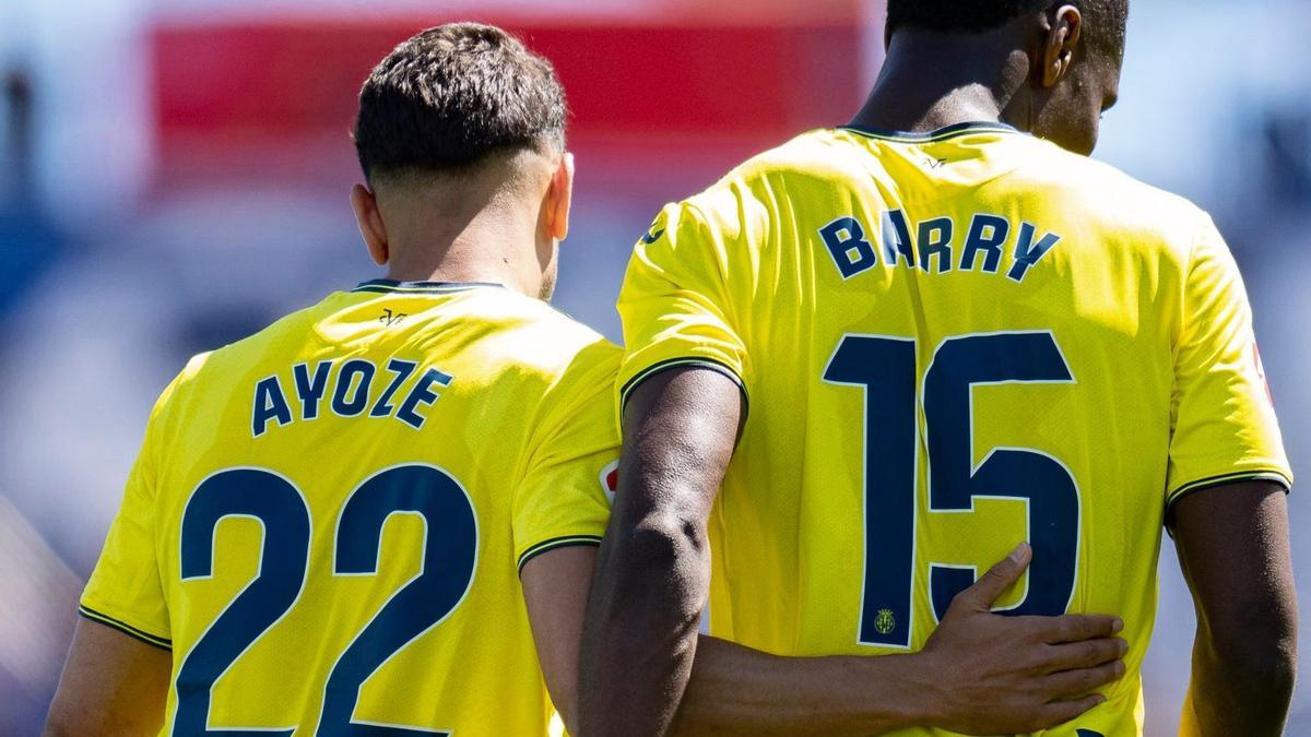 Ayoze Pérez y Thierno Barry, tras el 1-2 del Villarreal en Getafe.