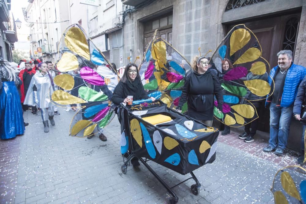 Set mil persones desborden els carrers de Sallent en un Carnaval multitudinari