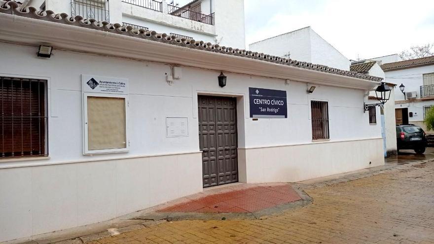El Ayuntamiento de Cabra remodela el centro cívico del barrio de la Villa