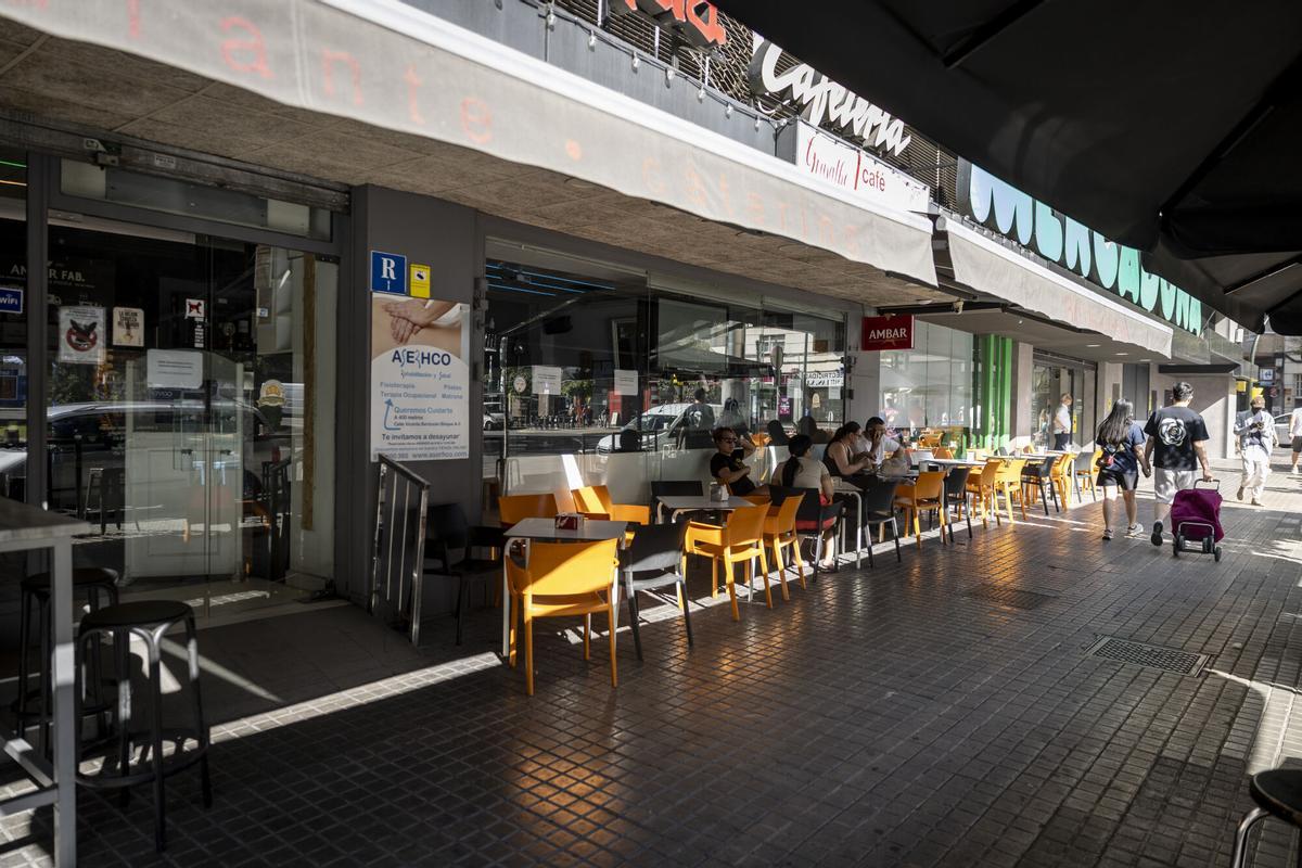 La expansión de las instalaciones de este Mercadona provocaría el cierre del bar de al lado, el Río de la Plata