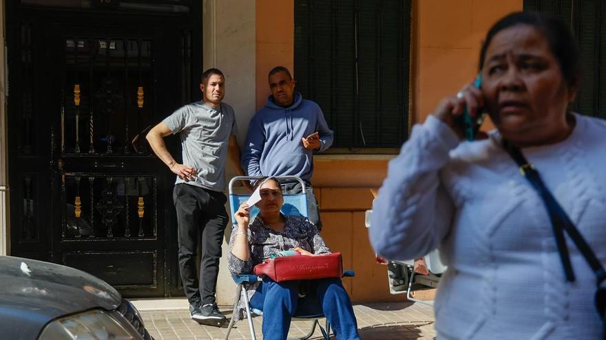 Las ONGs comienzan en València a atender a migrantes para su regularización