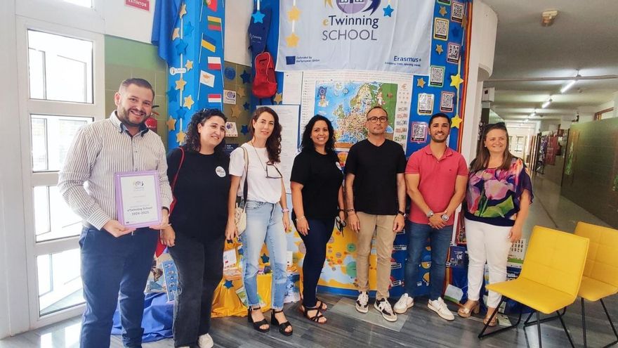 El CEIP Las Lomas de Águilas recibe el sello eTwinning School