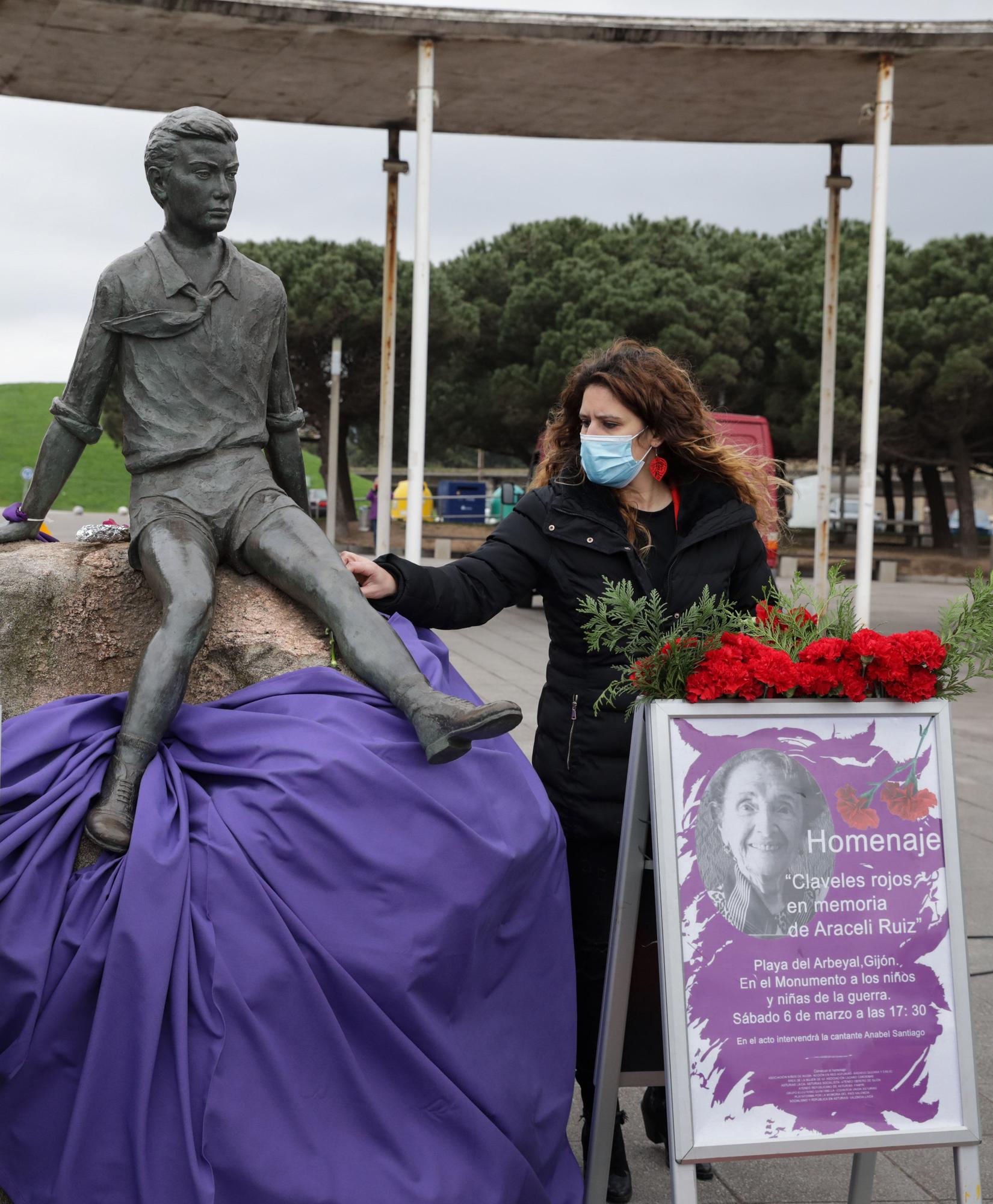 Homenaje en El Arbeyal a Araceli Ruiz, ni�a de la guerra (13).jpg