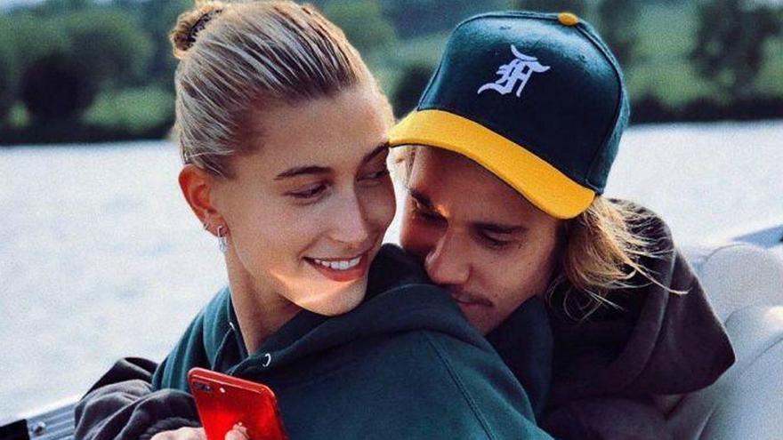 Hailey Bieber afirma que las píldoras anticonceptivas y la Covid le provocaron el ictus