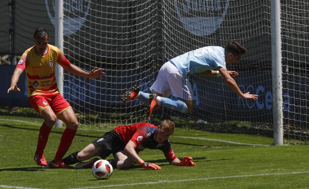 Un tanto del nigeriano da ventaja a los celestes en el ''play-out'' contra el Alcoyano.