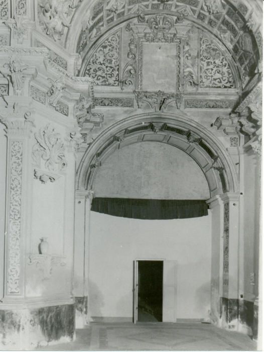 Interior de la capilla barroca