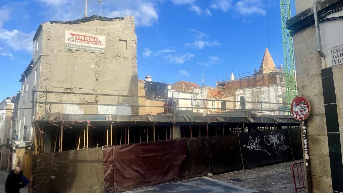 Así avanzan las obras del Hilton de Godoy.