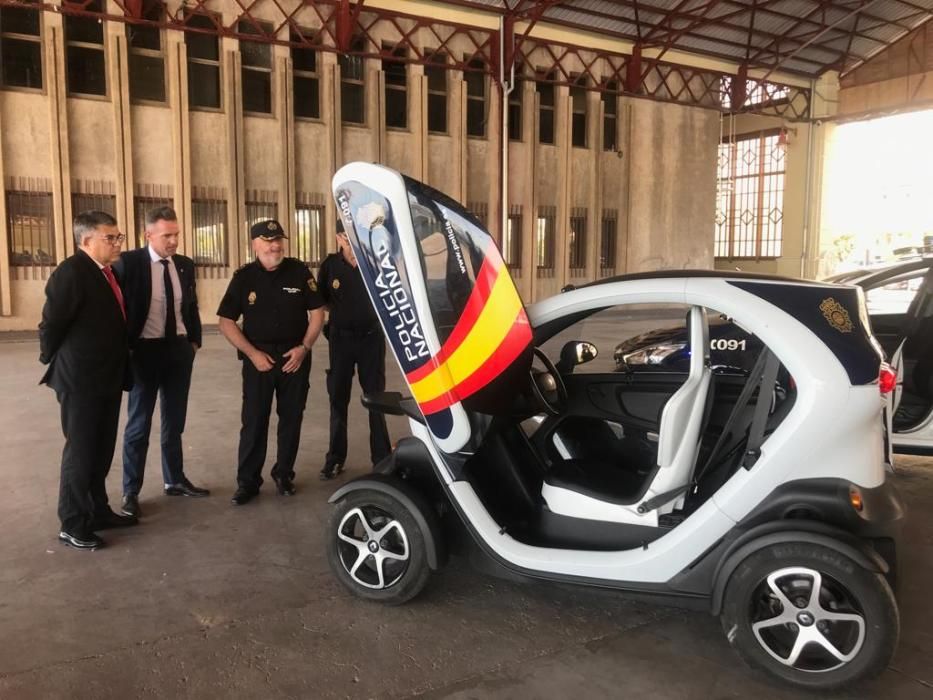 El nuevo coche patrulla I-Zeta de la Policía Nacional