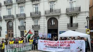 Miles de personas se movilizan en toda España para pedir el fin de la guerra en Oriente Medio  Otras opciones: