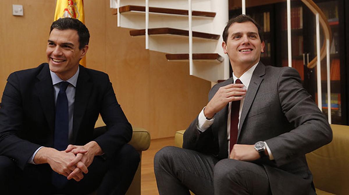 Pedro Sánchez, el desembre del 2015: Rivera, pots tenir 20 anys menys, però ets la mateixa dreta que el PP.
