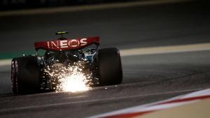 Lewis Hamilton, al volante del W15 durante el GP de Bahrein