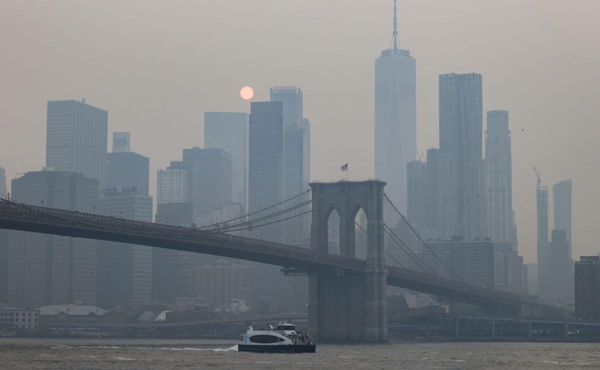 Nova York, seu de la final, amb fum pels focs del Canadà
