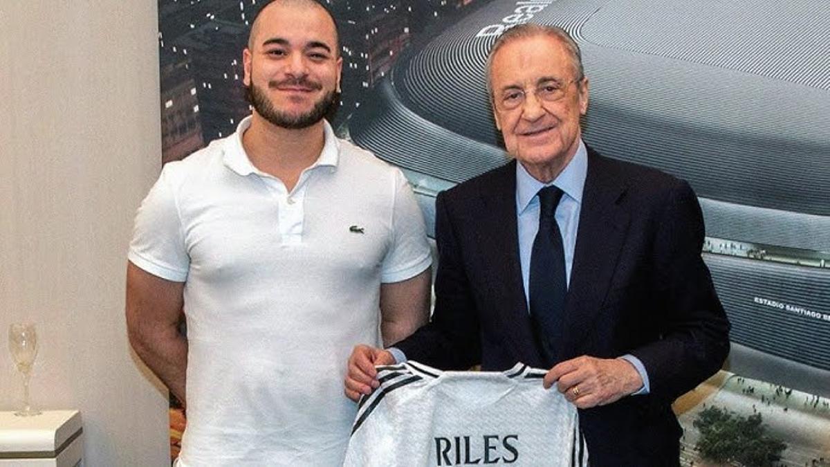 Riles, 'youtuber' francés, junto al presidente del Real Madrid, Florentino Pérez.