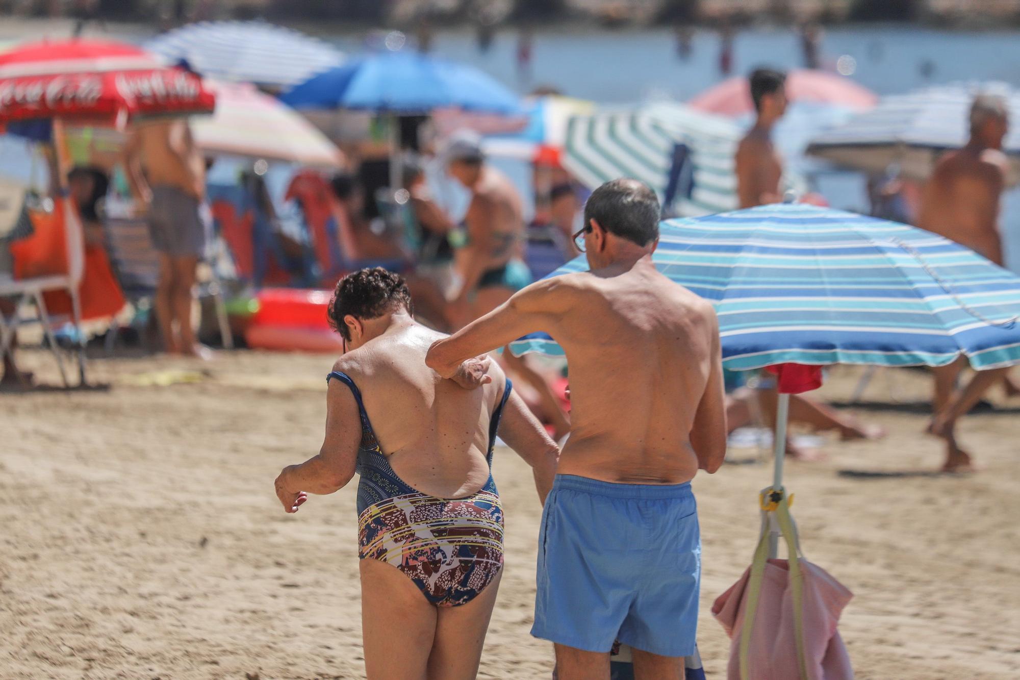 La Generalitat se desentiende de la seguridad en la playa del Acequión de Torrevieja