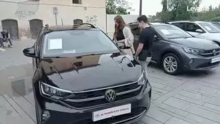Banderazo de salida a la XIII Fira del Motor de Gandia: Más de un millar de coches y motos se exponen en el centro de la ciudad