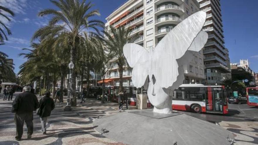 La mariposa de Manuel Valdés, actualmente en la Explanada.