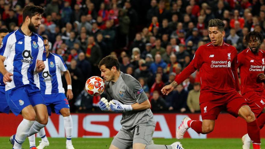 El Liverpool no da opciones al Oporto de Casillas