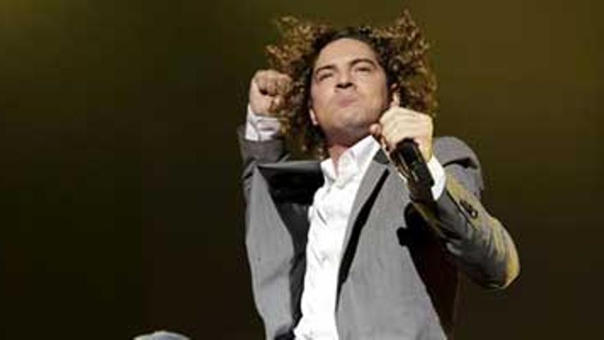 Bisbal negocia un concierto en Cáceres