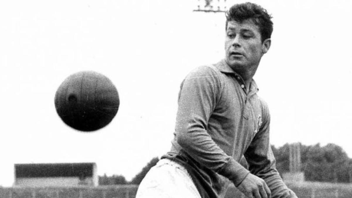 Fontaine realizando toques de balón