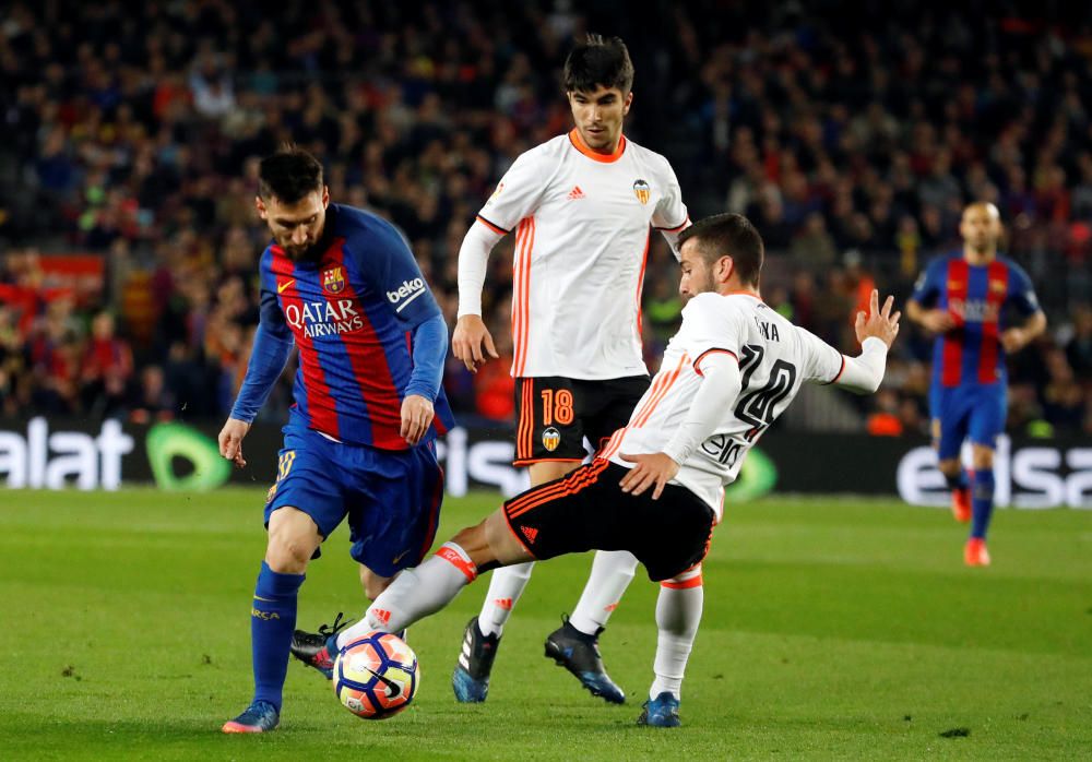 Las mejores imágenes del partido entre el Barcelona y el Valencia.