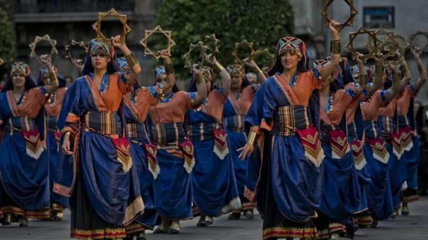 Los Moros y Cristianos preparan el 50 aniversario de la Festa, que será en 2015.