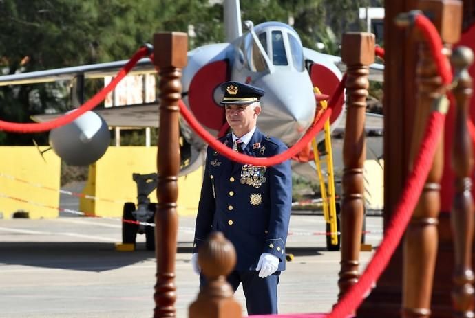 10/12/2019 TELDE.  El Mando Aéreo de Canarias celebra la festividad de Nuestra Señoara del Loreto, Patrona del Ejército del Aire, con imposición de condecoraciones, homenaje alos Caídos y Desfile.  Fotógrafa: YAIZA SOCORRO.  | 10/12/2019 | Fotógrafo: Yaiza Socorro