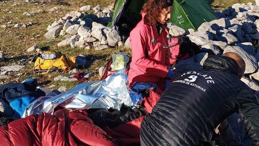 Doble rescate en Picos de Europa: un espeleólogo polaco con una indisposición y un montañero que se había perdido