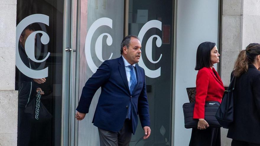 Baño ata su reelección en la Cámara de Alicante gracias a los pactos para evitar las votaciones